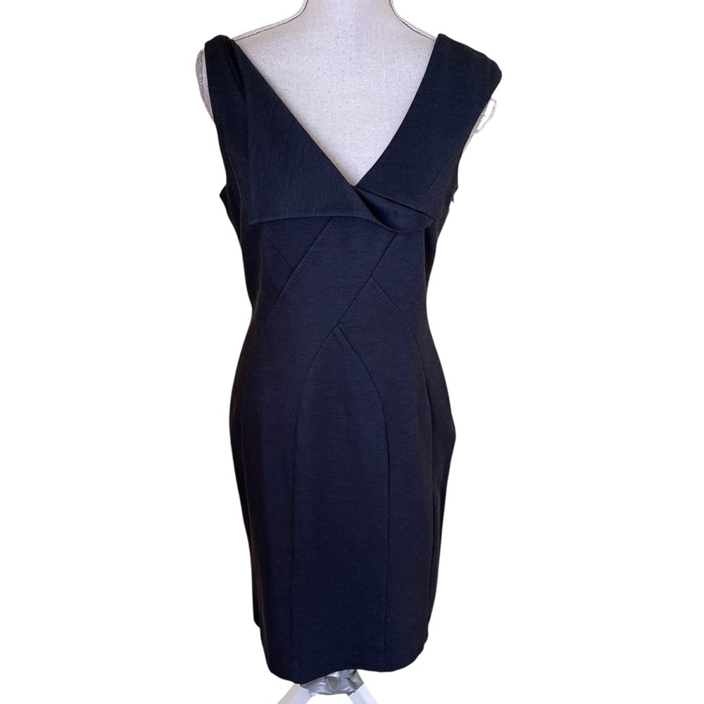 Hilton Hollis Grey/Black V-Neck Sleeveless Sheath Dress Architectural Details 6